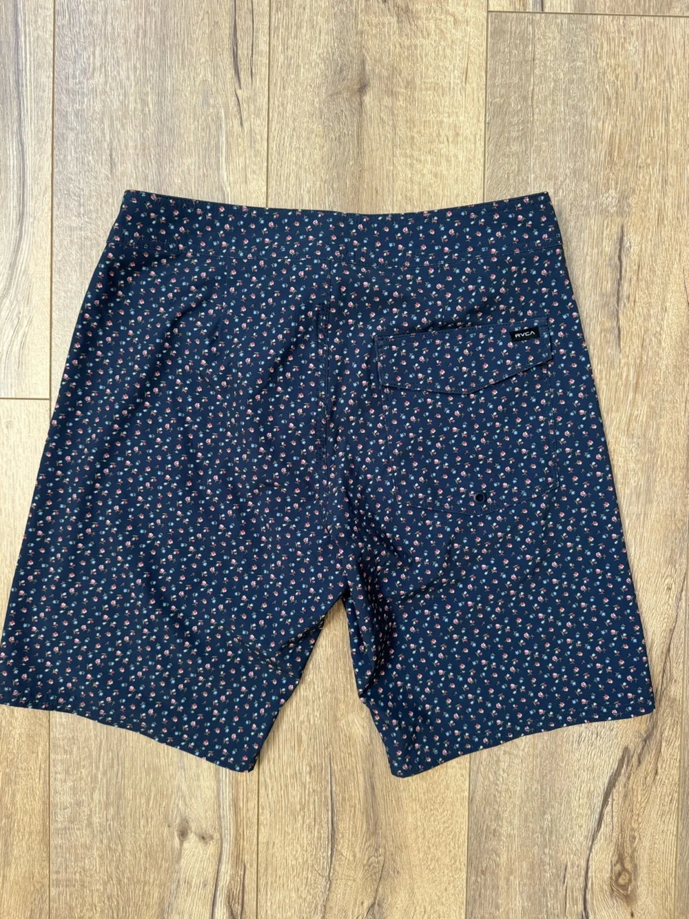RVCA men swim